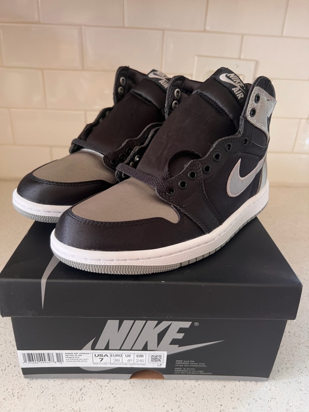 Nike Air Jordan 1 Retro High OG Satin Shadow Women 7 NEW